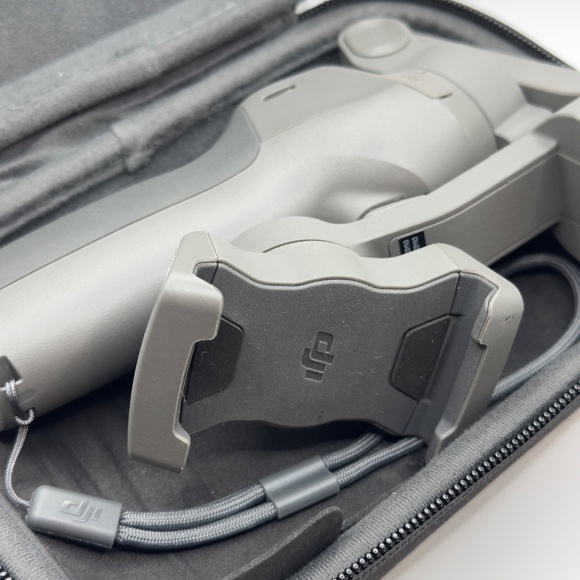 DJI Osmo Mobile 3 - Picture 2 of 6